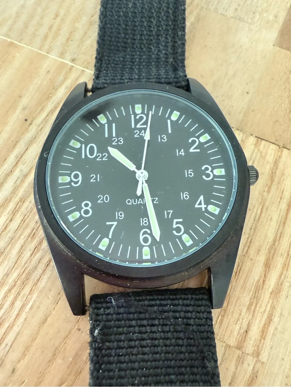 Unbranded mens black nylon strap watch NEW BATTERY
